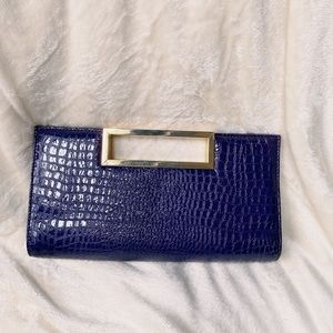 NWOT Stuart Weitzman Purple Croc Embossed Clutch